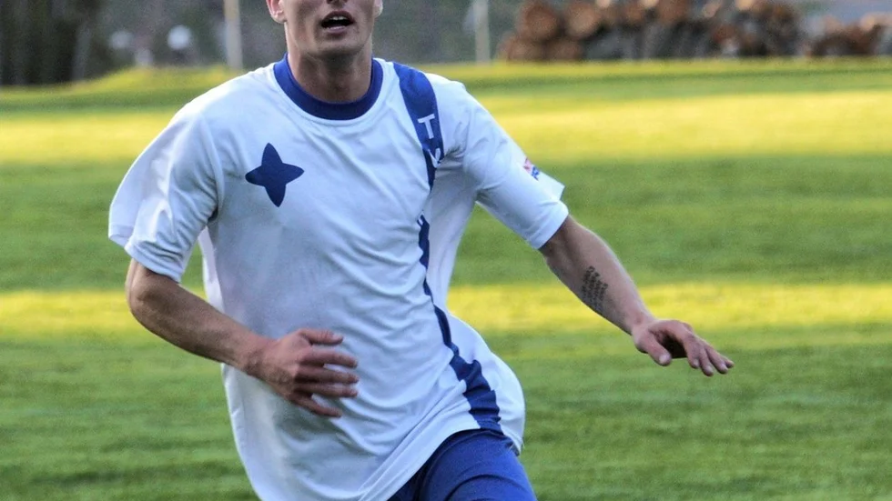 Martin Carlsson inledde målskyttet för Tuna.