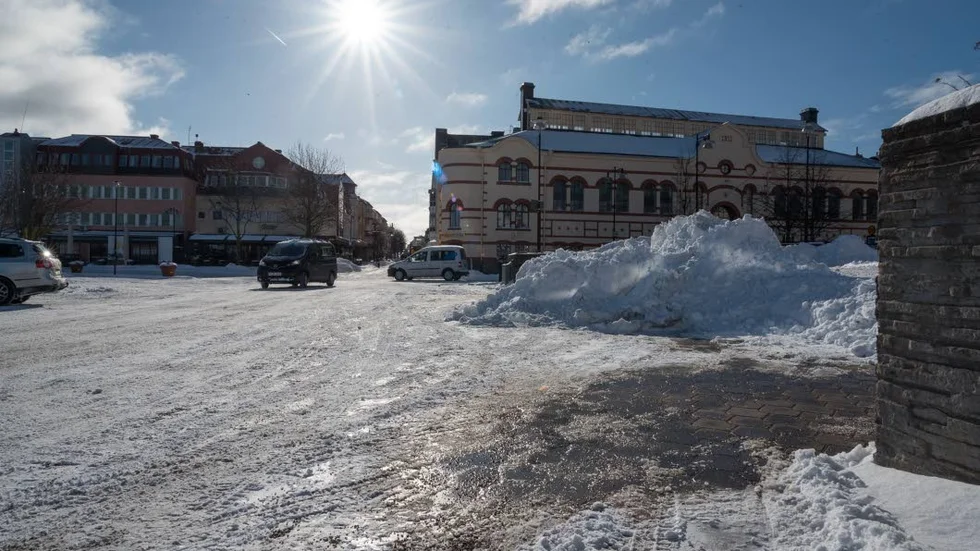 Sol. Måndagen bjöd på strålande sol och klarblå himmel i Västervik.