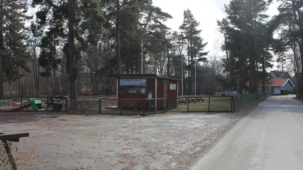 Nu är affären klar. Motala kommun har köpt långgolfen.