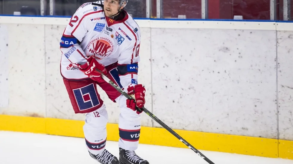 170923 Vsterviks Joakim Englund under ishockeymatchen i Hockeyallsvenskan mellan Modo och Vstervik den 23 september 2017 i rnskldsvik. 
Foto: Erik Mrtensson / BILDBYRN