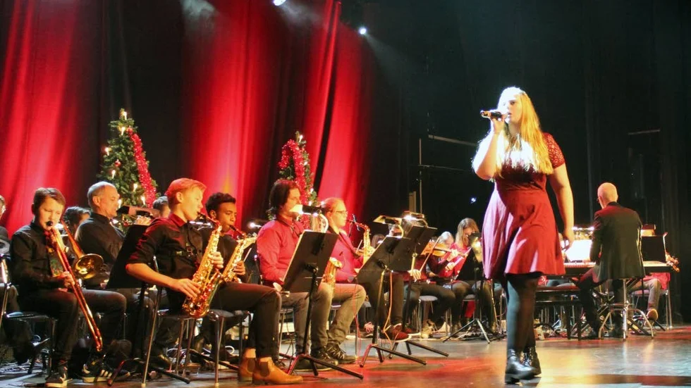 Sjöng. Alice Andersson framförde "Fairytale of New York".