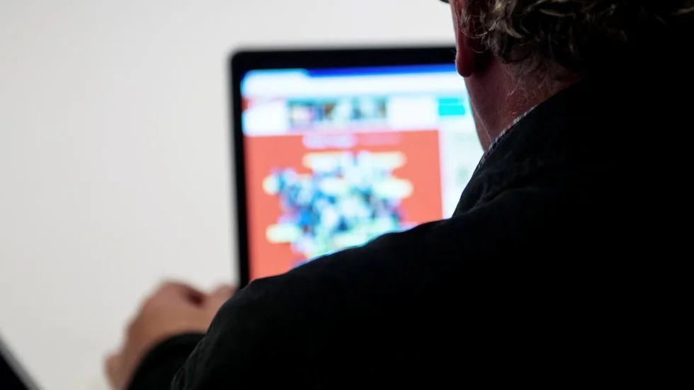 Sexuella övergrepp. Barnpornografibrott räknas märkligt nog inte som ett sexualbrott utan som ”störande av allmän ordning”.