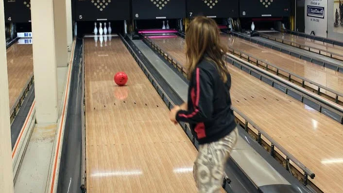 Nya talanger. För många elever var det här den första bekantskapen med sporten bowling.