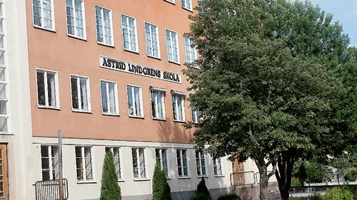 Högre arbetsbelastning? Det är frågan för lärarna i skolområde väst i Vimmerby kommun, där bland annat Astrid Lindgrens skola ingår. Skolledningen vill öka antalet undervisningstimmar från 1 000 till 1 100.