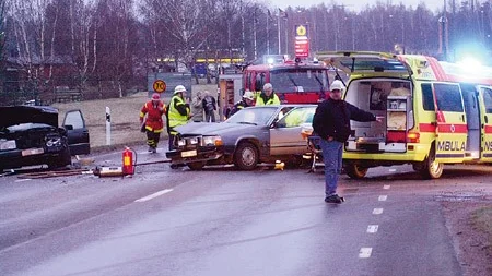 Det blev en fruktansvärd smäll, med tre fordon inblandade.