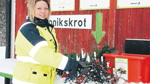 Marika Andersson vet hur ljusslingor och ljusstakar och andra rester av julen ska tas omhand.