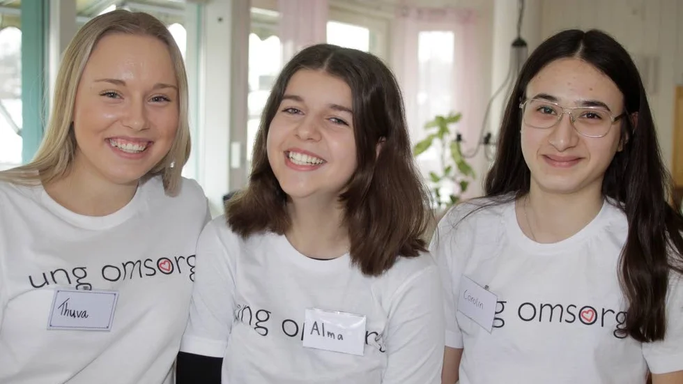 Teamledare Thuva Jonsson med sitt team 14-åringarna Alma Trumic och Carolin Somi.