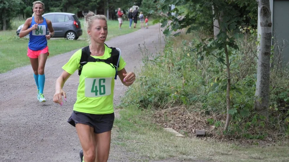 Kristina Karlsson och Maria Pahlm sprang på Omberg 2017. Arkivbild.