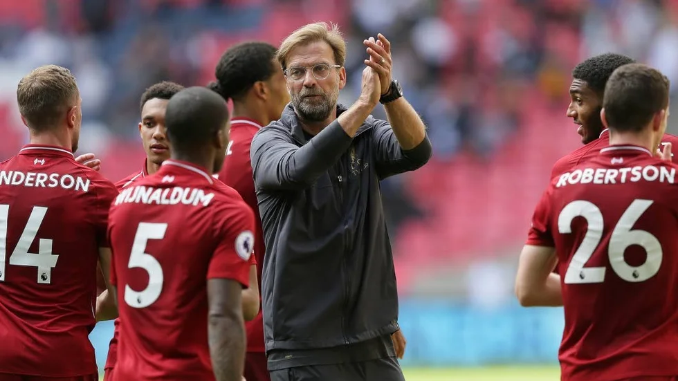 Klopp klappar. Det har Liverpools tränare all anledning att göra. Liverpool imponerar.