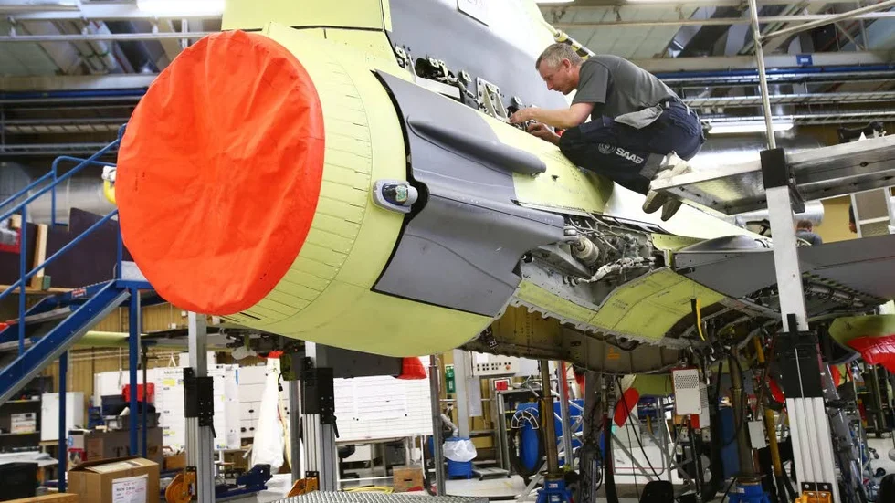 Saab har fått tillstånd att tillverka 30 kompletta flygplan per år.