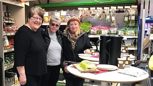 Vailet Danielsson, Gunnel Holmdahl och Ludmilla Garnfeldt firade Coop i Virserum.