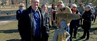Känd konstnär invigde ny skulptur