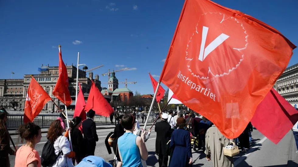 1 maj. Vänsterpartiet demonstrerar.
