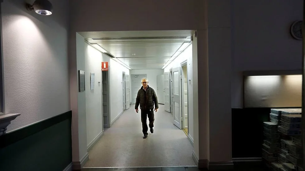 Det är gott om kontorslokaler på bottenvåningen i tingshuset.