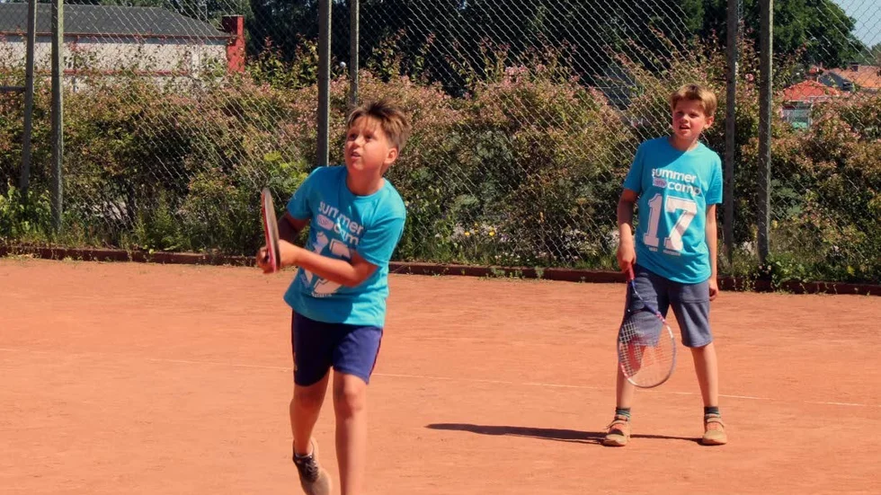 Tennis. Gustav Liffner och Filip Källmark har fastnat för tennisen.
