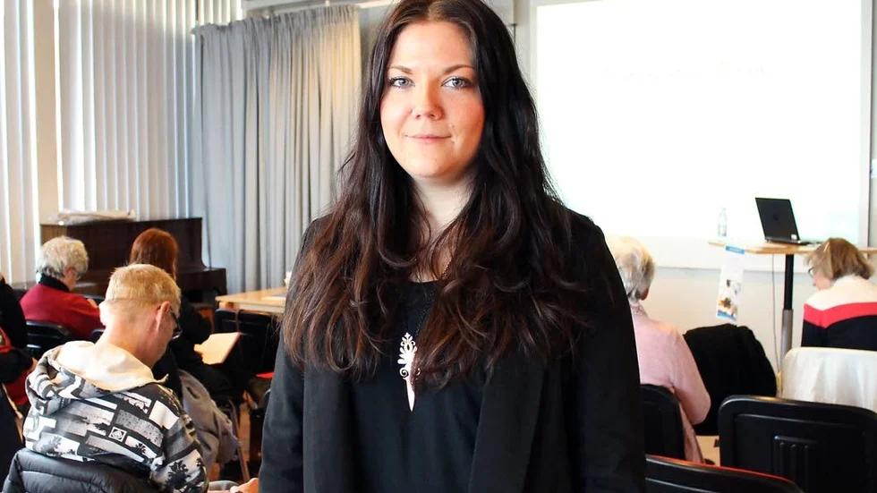 "Kvinnor bidrar till en mer hållbar fred", säger Elin Liss som berättade om läget i Syrien och samtalen om landets framtid.