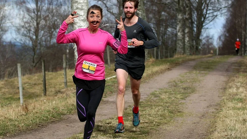 Kinna Karlsson var snabbaste tjej i loppet över 12 kilometer. Pris för bästa sminkning borde hon också ha legat bra till för att få.