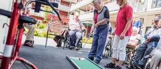 Golfkarusell gör succé på äldreboendet
