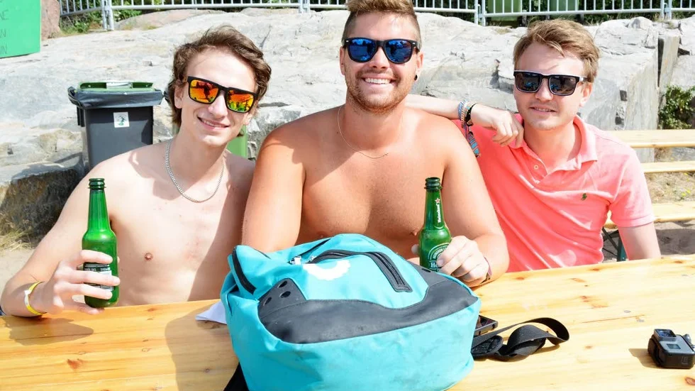 Återkommande besökare. Eric Phil, Tom Nyström och Jeff Hernström tycker att Löga Beach Party är sommarens höjdpunkt i Västervik. Av kvällens spelningar ser de mest fram emot Vigiland och Hoffmaestro.