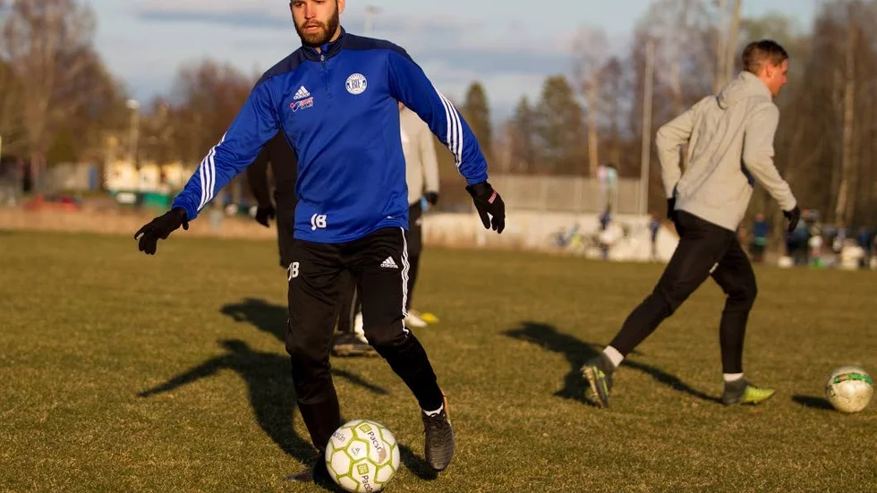 Jonathan Beganovic gjorde 26 mål för Borensberg i femman i fjol. Nu står han inför utmaningen att leverera i division 4 också.