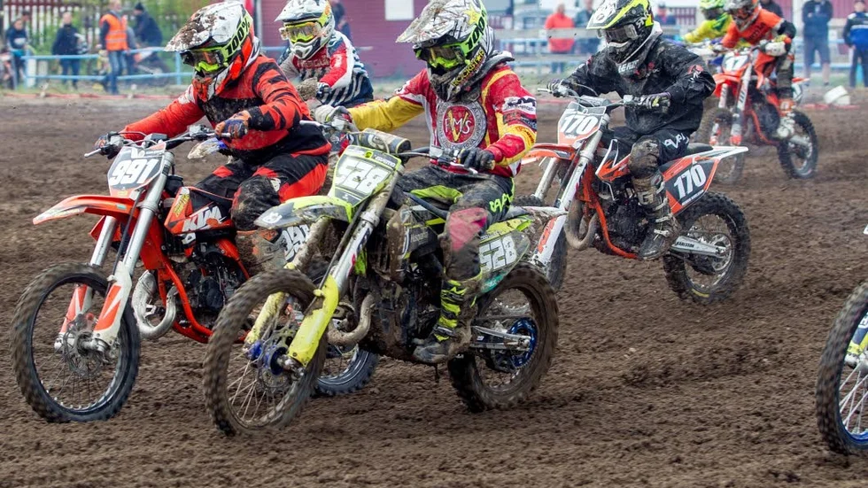 Full fart i starten i 85-kubiksklassen under MX outlet cup.