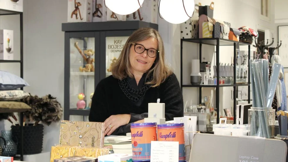 På lördag öppnar Susanne Hult Boman butik i Vadstena.