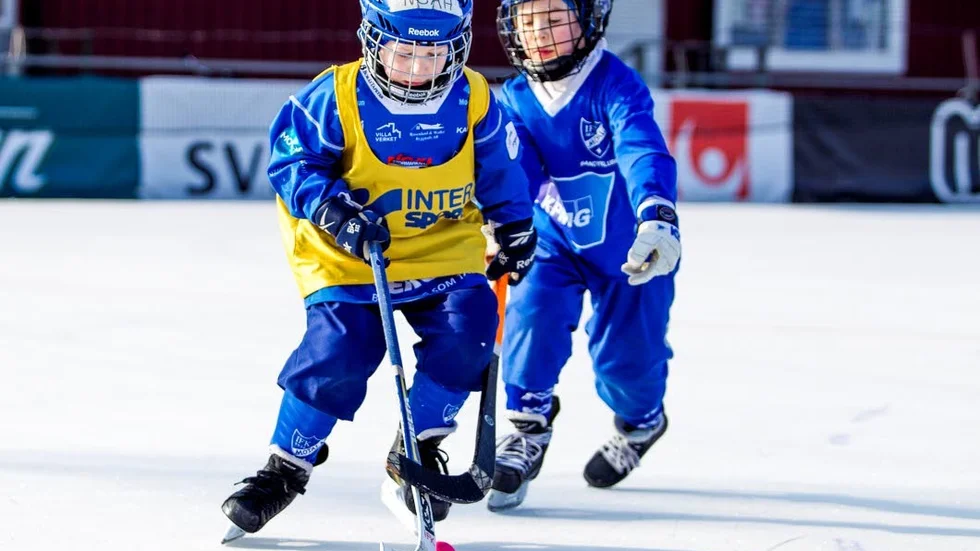 Driv i skäret och bollen klistrad vid klubben.