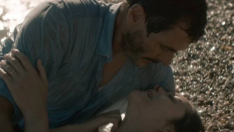 Alex Brendemühl och Marion Cotillard som det gifta, mestadels olyckliga paret i "Brev från månen".
