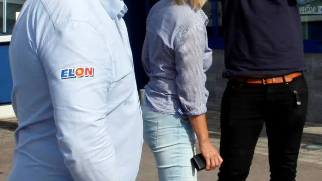 Kitt. Mamma Mona Svensson Virta är den som håller ihop familjen och företaget.