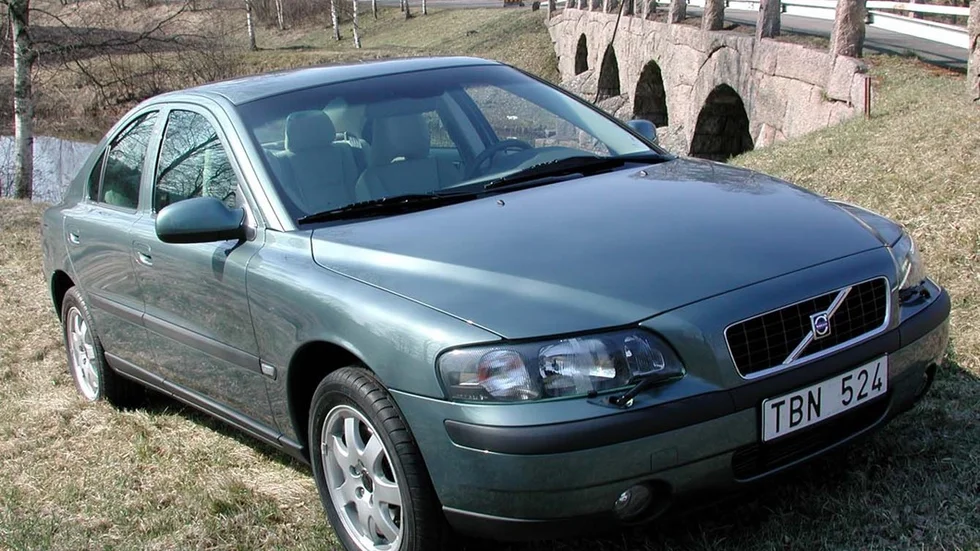 Volvo är det latinska ordet för "jag rullar" och på högtidsdagen testade vi en S60 AWD som rullar på alla fyra.