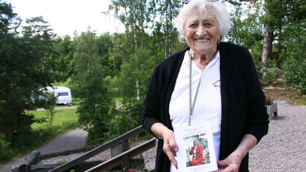 Skribent. Gun-Britt Monell har skrivit tolv egna böcker och har medverkat i ytterligare ett 30-tal skrifter.