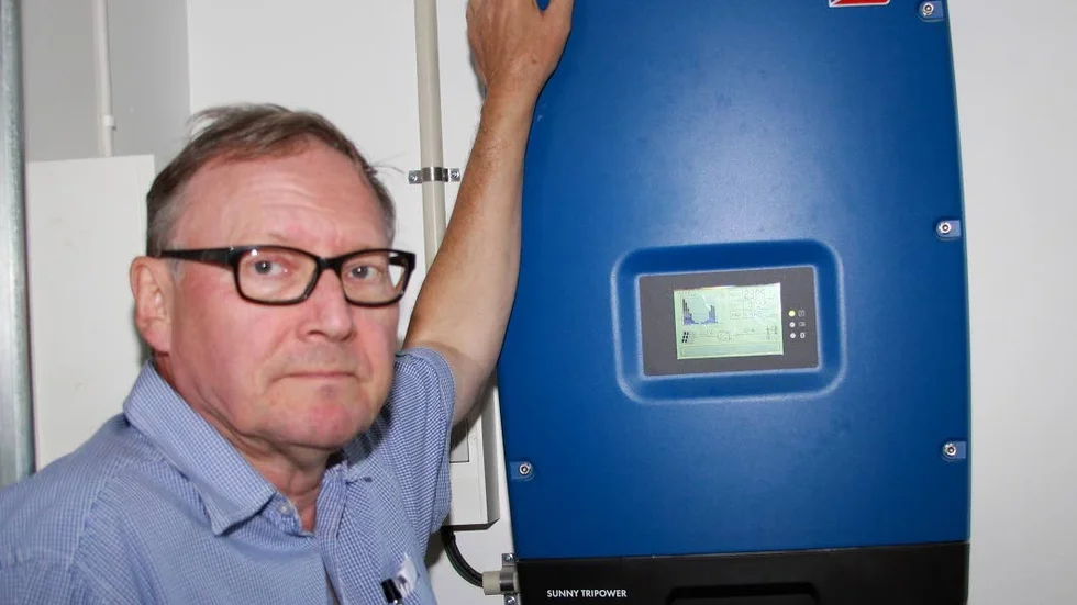 Elproduktionen. Beräknas till 10 000 kwh på ett år, så här års blir det ett överskott som säljs till Vattenfall.