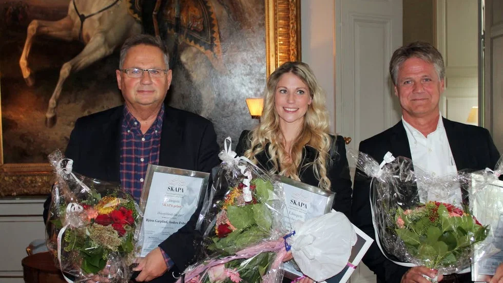 SKAPA-vinnare på slottet i Linköping. Från vänster, Anders Friberg, Motala, Emelie Rengart, Norrköping och Björn Garplind, Linköping.