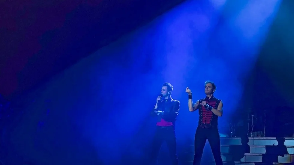 I takes two to be Freddie... Årets emotsedda gästartist Ola Salo kompletterar Peter Johansson på ett utmärkt sätt i showens ambition att återskapa den scenmagi som var Queensångaren Freddie Mercurys adelsmärke.