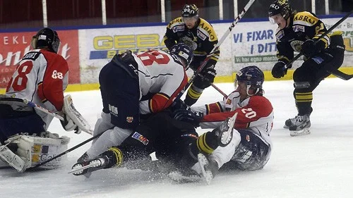 Rejäl smäll. Vimmerby Hockey föll tungt mot Mariestad med 3-2 och gick därmed miste om seriesegern.