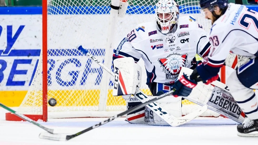 171024 Linkpings mlvakt Jonas Gustavsson under ishockeymatchen i SHL mellan Rgle och Linkping den 24 oktober 2017 i ngelholm.
Foto: Anders Bjur / BILDBYRN / Cop 145