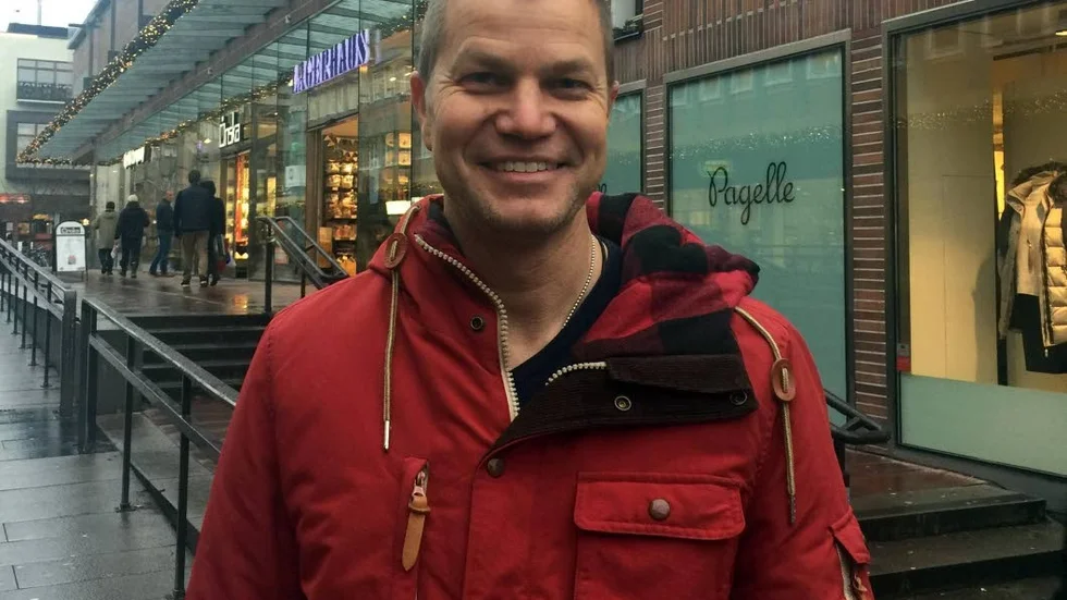 Mikael Detlefsen, 47, Lärare:
"Jag tycker det är lite synd. Möjligheten ska finnas att gå i pension tidigare för de som vill, som är trötta och har jobbat längre, 61 är rimligt. Om jag har råd slutar jag nog gärna jobba mellan 60-65. Jag tycker dock det är bra att fler har möjlighet att jobba längre. Om man gillar att jobba, orkar och vill så ska man få göra det."