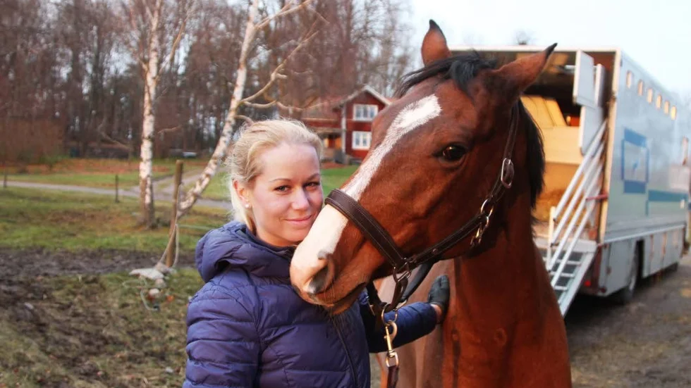 Framåt. Hoppryttaren Matilda Pettersson har all anledning att blicka framåt efter en strålande säsong och är uttagen i den så kallade observationsgruppen, snäppet under landslaget. Här med egna Ca Cosé, kvalad till Göteborgs horse show.