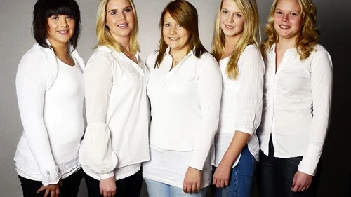 Årets Luciakandidater i Hultsfred är följande: Från vänster: 1) Alexandra Edén, 2) Stina Eriksson, 3) Anna Holmqvist, 4) Linn Börjesson, 5) Jennifer Nilsson. Foto: Thornbergs foto, Björn Stridh.