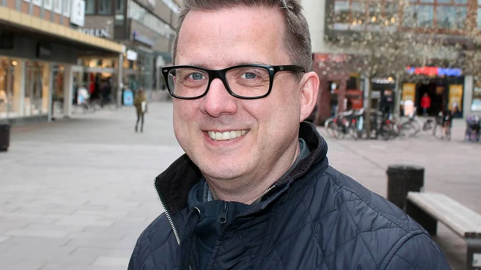 Peter Modin, Linköping (arbetar som formgivare på universitetet):
"Jag vågar inte säga helt nej på den frågan. Några av mina uppgifter kan säkert komma att automatiseras i framtiden".