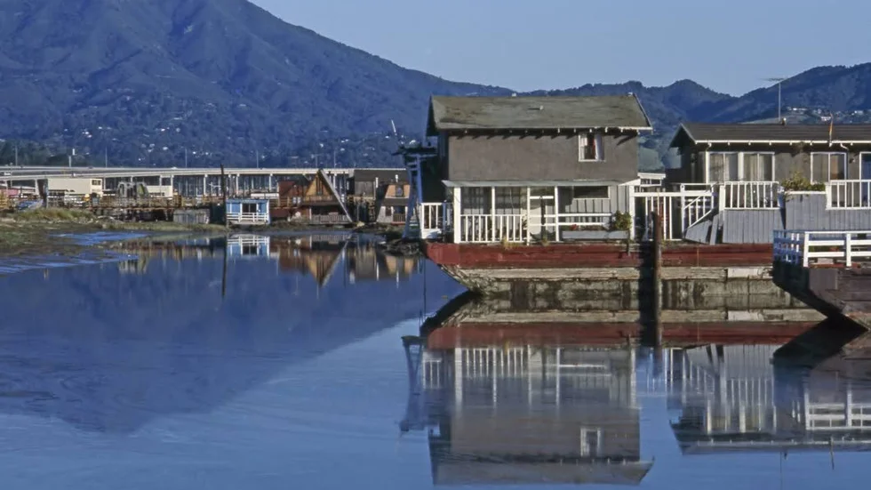 Amerikanska husbåtar. I Sausalito har människor levt på vattnet i årtionden.