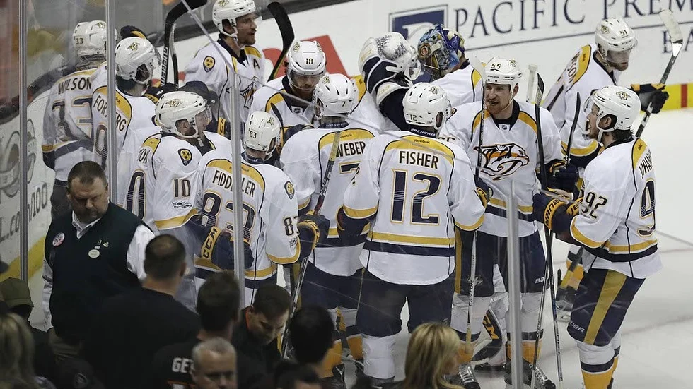Smakstart. Nashville inledde semifinalerna i NHL på bästa sätt.