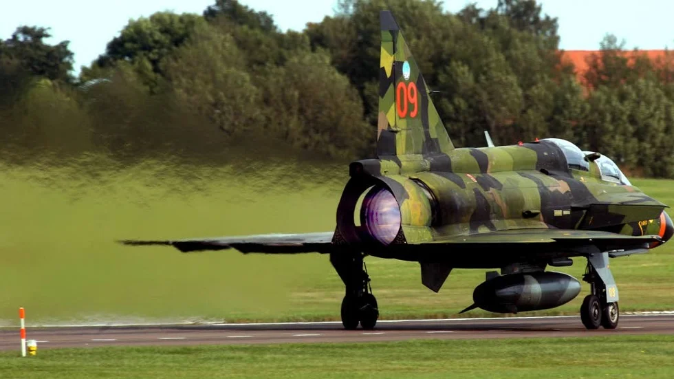 Ljudlig. Linköpingsborna har under decennier vant sig vid ljudet av stridsflygplan. Här Viggen.