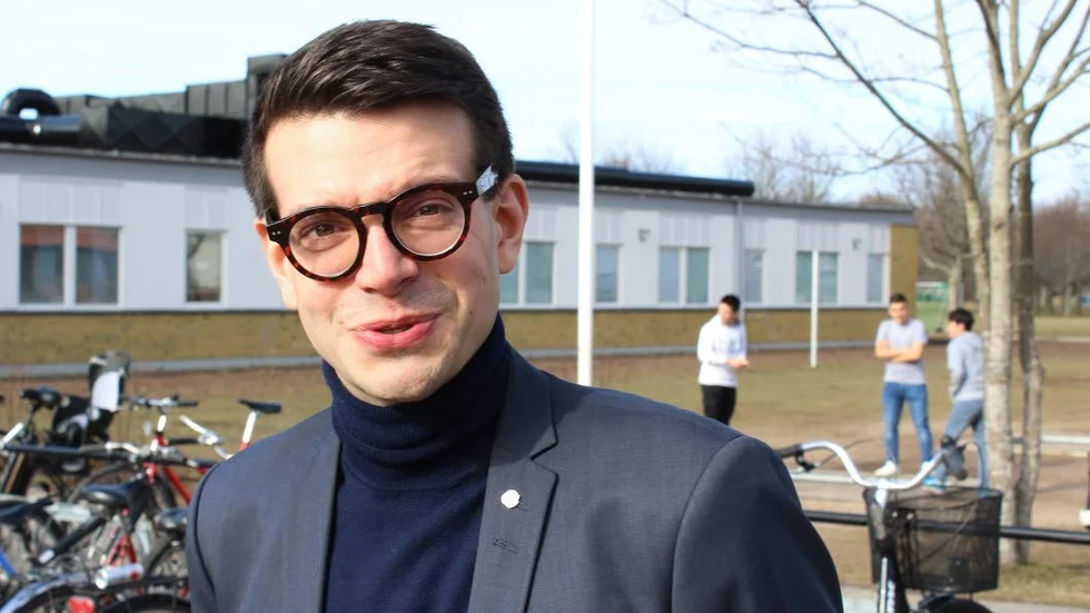Skäggetorp är ett område med stora utmaningar, men också med ett stort engagemang hos dem som bor här, säger Elias Aguirre (S).