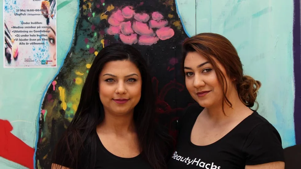 Laddade. Valentina Tatari och Habibe Kryeziu ser fram emot lördagens makeup-event.