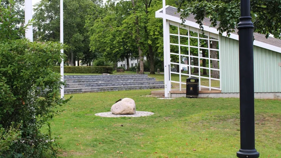 Skötseln av stadens parker ska utföras på entreprenad av Kanonaden de närmaste åren.