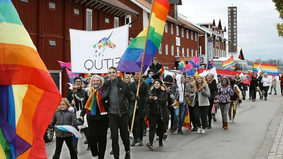 Paraden utgick från Stadsparken och fortsatte sedan runt centrum i Motala.