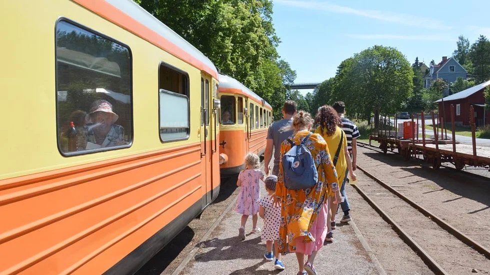 Smalspåret mellan Hultsfred och Västervik är en populär sommaraktivitet.