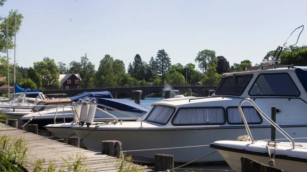 Det är tio års kö till en båtplats i Borensberg,.