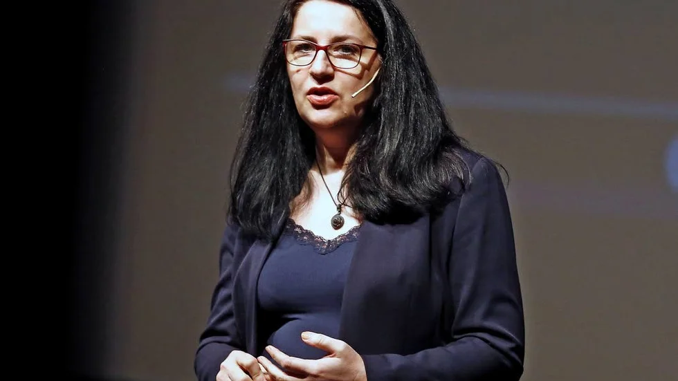 "Hjälp varandra och ge varandra en chans", sa Indira Stefanovic Cvorak under frukostmötet i Motala.